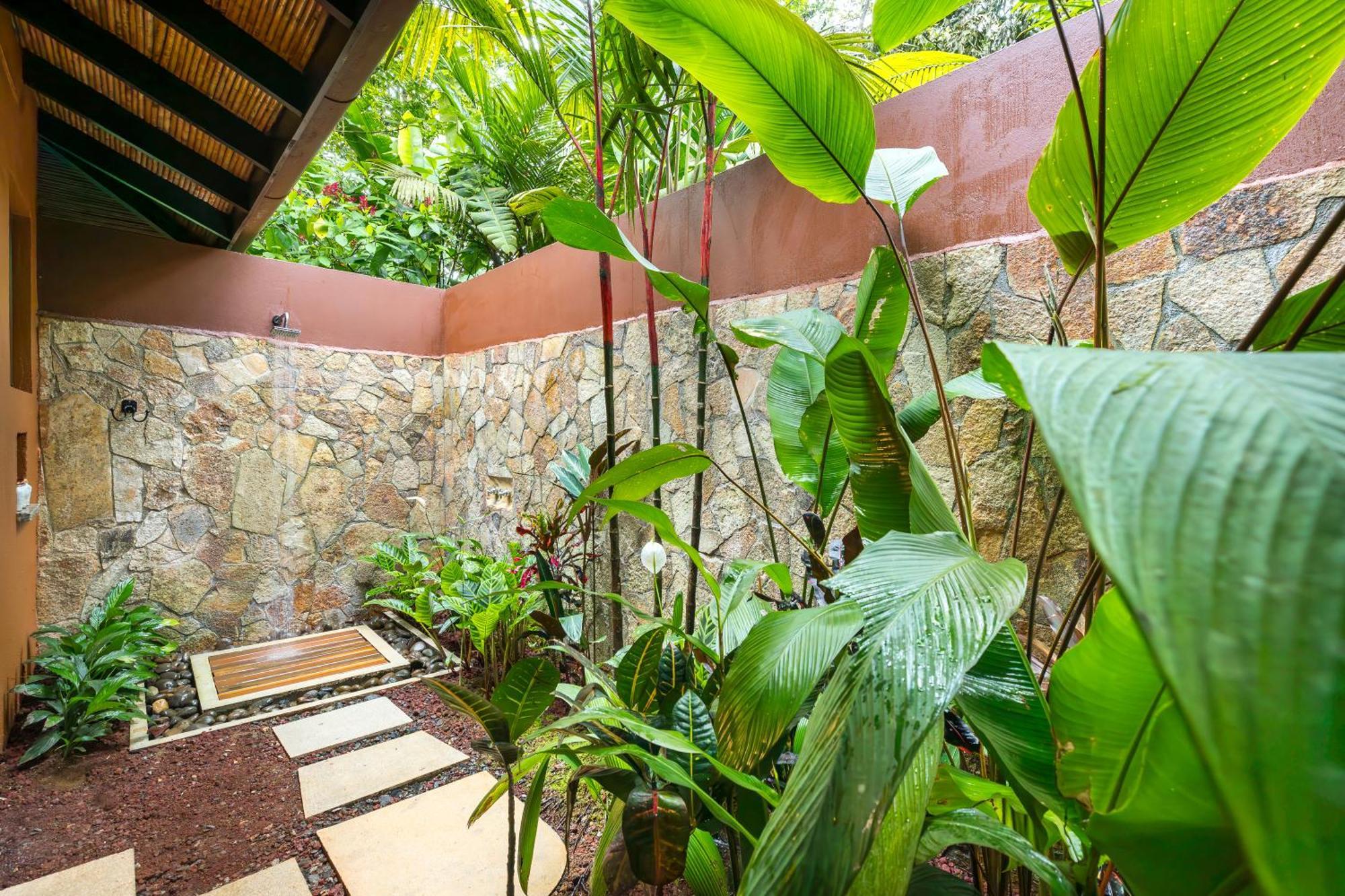 Hideaway Rio Celeste Hotel Bijagua Exterior photo